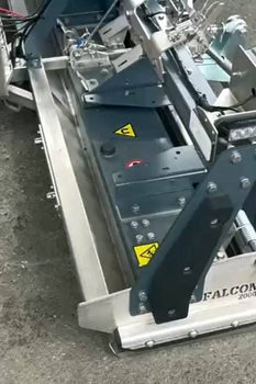 Balai magnétique MS 2000 F FALCON – nettoyage des impuretés métalliques dans le hall d'une usine automobile