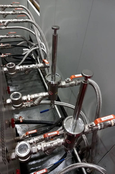 Filtre magnétique pour les tuyauteries MSP-MC – protection du moule dans un atelier d'injection de pièces automobiles