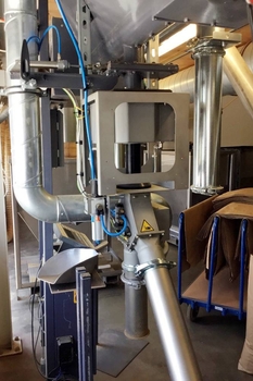 Détecteur de métaux gravitaire QUICKTRON 05 A – contrôle des matières premières d'entrée dans la production pharmaceutique