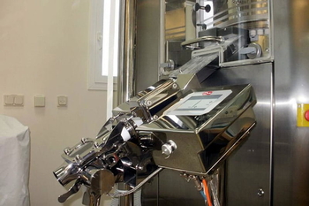 Détecteur de métaux PHARMATRON 07 HQ – contrôle des comprimés dans l'industrie pharmaceutique