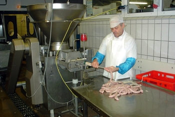 Détecteur de métaux mobile pour systèmes de tuyauterie MEATLINE 07 – contrôle des produits carnés dans l'industrie alimentaire