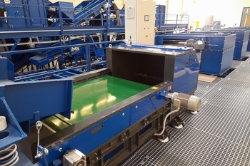 Séparateur à courants de Foucault ECS avec doseur vibrant – séparation de l'aluminium dans le recyclage des métaux