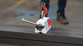 Aimant de levage lors de la manutention de charges