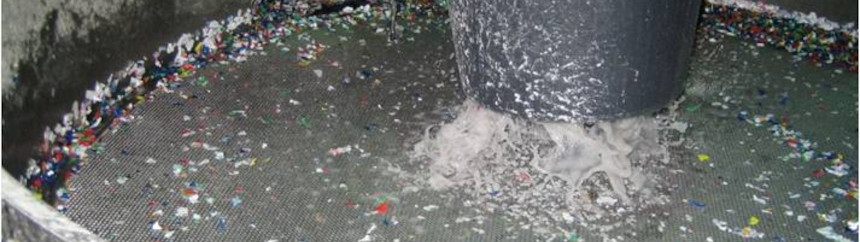 Utilisation d’un tamiseur vibrant pour recycler l’eau dans le cadre du traitement des PET