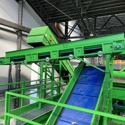 Ligne de triage automatique servant à trier des déchets en plastique 3D – bouteilles en PET