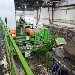 Ligne de triage automatique servant à trier des déchets en plastique 3D – bouteilles en PET