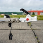 Le balai magnétique MSA 9000 EAGLE est équipé d'un dispositif de traction amovible et réglable.