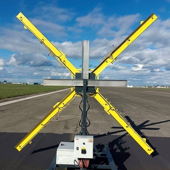Croix lumineuse mobile FIREFLY indiquant la fermeture d’une piste d’aéroport