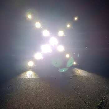 Croix lumineuse mobile FIREFLY indiquant la fermeture d’une piste d’aéroport