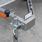 Croix lumineuse mobile FIREFLY 6 indiquant la fermeture d’une piste d’aéroport